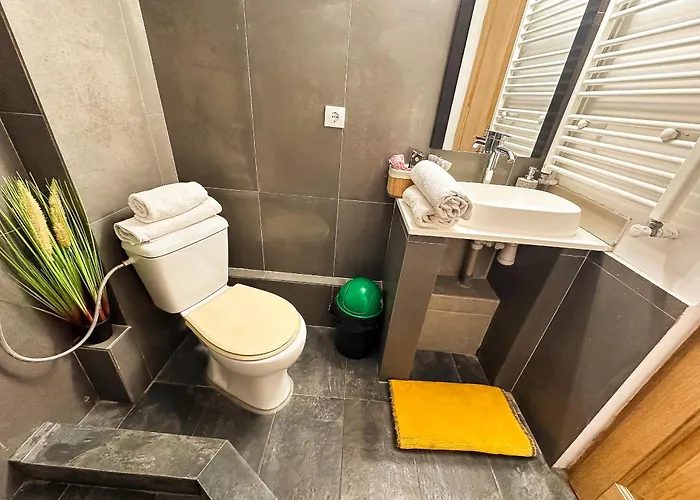 Sunflower Free Parking *