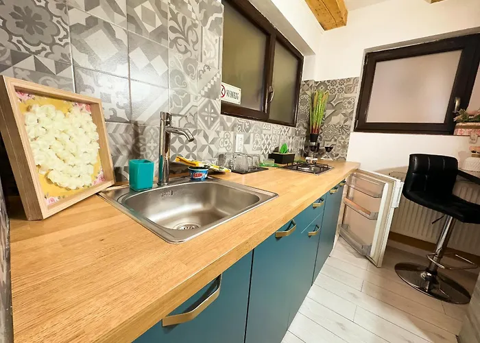 Sunflower Free Parking *